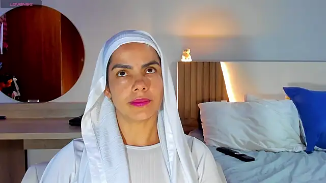 Snapshot of ClaraMariaMon chatting on March 6, 9:42 pm ClaraMariaMon online show from March 6, 9:42 pm