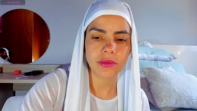 Snapshot of ClaraMariaMon chatting on March 8, 4:17 pm ClaraMariaMon online show from March 8, 4:17 pm