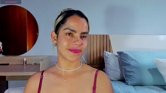 Snapshot of ClaraMariaMon chatting on March 9, 5:28 pm ClaraMariaMon online show from March 9, 5:28 pm