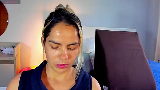 Snapshot of ClaraMariaMon chatting on March 16, 6:34 pm ClaraMariaMon online show from March 16, 6:34 pm