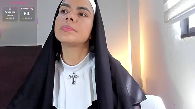 Snapshot of ClaraMariaMon chatting on November 4, 3:33 pm ClaraMariaMon online show from November 4, 3:33 pm