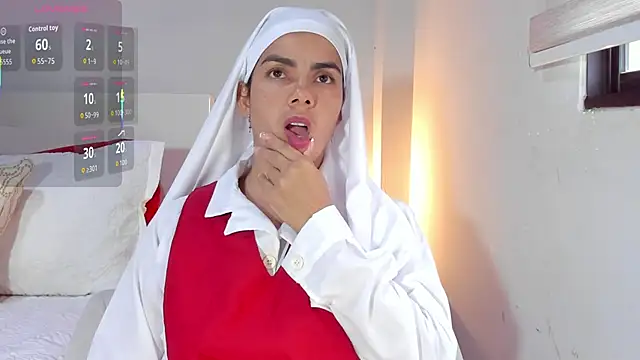 Snapshot of ClaraMariaMon chatting on November 27, 3:47 pm ClaraMariaMon online show from November 27, 3:47 pm