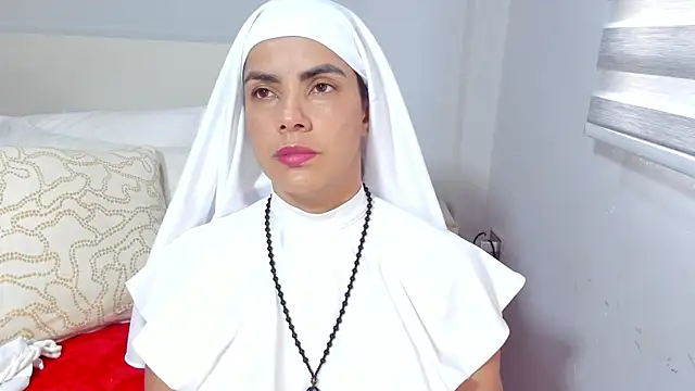 ClaraMariaMon online show from April 30, 6:25 pm