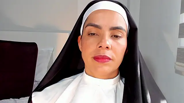 ClaraMariaMon online show from August 1, 2:38 pm