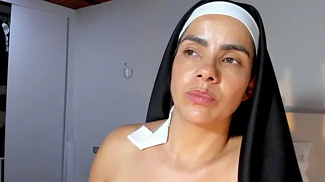 ClaraMariaMon online show from August 2, 2:43 am