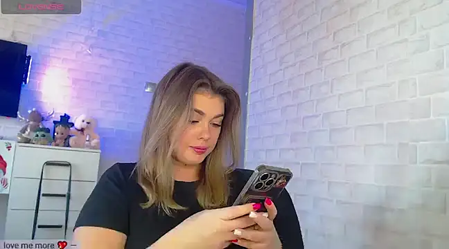 SuchCute online show from March 16, 2:21 am