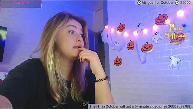 SuchCute online show from October 28, 2:15 am