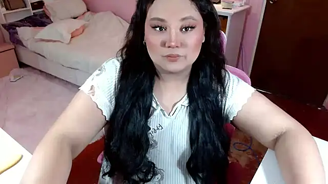 Snapshot of GiannaLopezSmith chatting on October 17, 4:59 am GiannaLopezSmith online show from October 17, 4:59 am