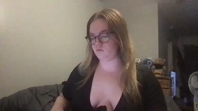 honeyyy24 online show from October 7, 6:27 pm