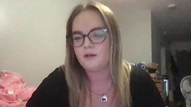 honeyyy24 online show from October 9, 9:57 pm