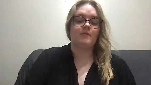 honeyyy24 online show from March 26, 5:07 pm