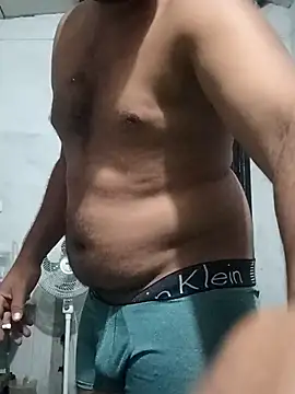 Snapshot of travieso2893 chatting on January 9, 4:15 am travieso2893 online show from January 9, 4:15 am