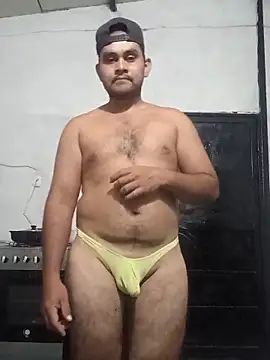 Snapshot of travieso2893 chatting on February 1, 3:16 am travieso2893 online show from February 1, 3:16 am