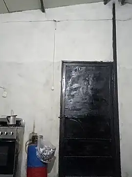 Snapshot of travieso2893 chatting on February 5, 3:22 am travieso2893 online show from February 5, 3:22 am