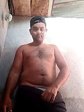 Snapshot of travieso2893 chatting on February 18, 9:00 pm travieso2893 online show from February 18, 9:00 pm