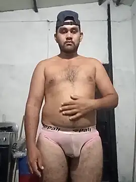 Snapshot of travieso2893 chatting on February 25, 3:05 am travieso2893 online show from February 25, 3:05 am