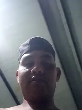 Snapshot of travieso2893 chatting on March 28, 2:22 am travieso2893 online show from March 28, 2:22 am