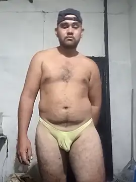 Snapshot of travieso2893 chatting on April 8, 3:06 am travieso2893 online show from April 8, 3:06 am