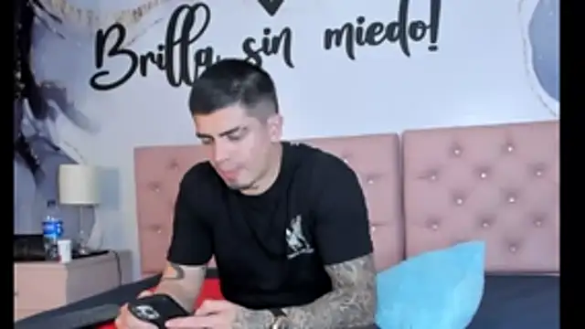  mrcock online show from December 10, 4:34 am