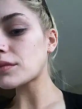 Lolitaxlola online show from March 20, 5:47 pm