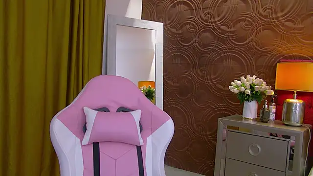 IrisMonn online show from December 19, 11:39 am