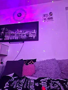 Snapshot of Jaylaloveofficial chatting on March 11, 1:26 am Jaylaloveofficial online show from March 11, 1:26 am