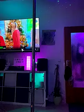 Snapshot of Jaylaloveofficial chatting on November 15, 1:29 pm Jaylaloveofficial online show from November 15, 1:29 pm