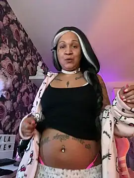 Snapshot of Jaylaloveofficial chatting on February 23, 8:06 pm Jaylaloveofficial online show from February 23, 8:06 pm