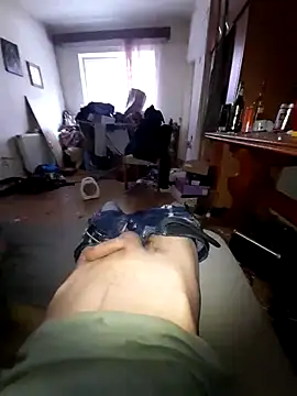 Snapshot of AndreiDts92 chatting on March 7, 11:40 am AndreiDts92 online show from March 7, 11:40 am