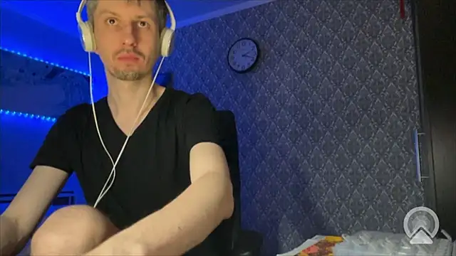 Aki-Laky online show from March 26, 9:20 pm