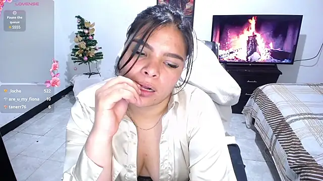 Snapshot of goddess_valXX chatting on December 31, 1:30 pm goddess valXX online show from December 31, 1:30 pm