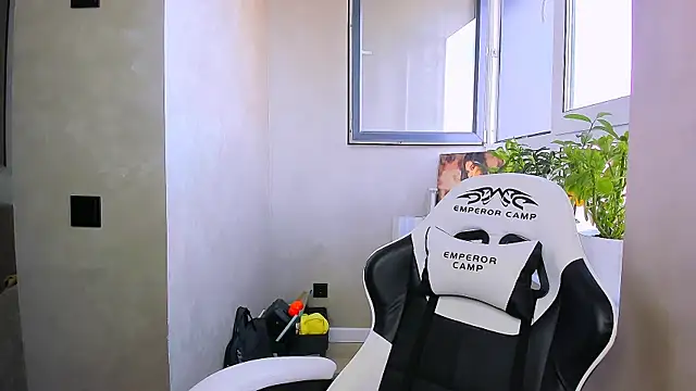 fancy bunny online show from April 15, 5:03 am