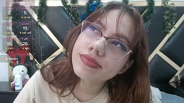 crystalhoneyy1 online show from December 17, 2:44 pm