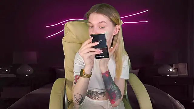 Snapshot of AnacondaOn chatting on March 14, 2:41 pm AnacondaOn online show from March 14, 2:41 pm