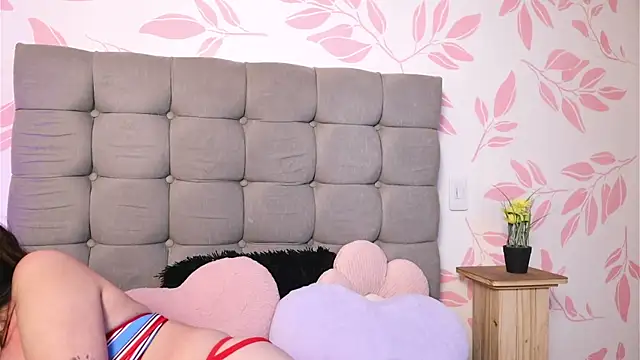 Sweet Sammy  online show from October 6, 3:15 am