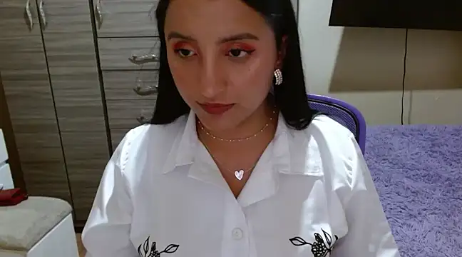 Snapshot of Nia-Cop chatting on January 1, 2:30 am Nia-Cop online show from January 1, 2:30 am