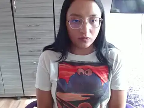 Snapshot of Nia-Cop chatting on January 2, 8:02 pm Nia-Cop online show from January 2, 8:02 pm