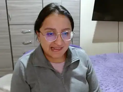 Snapshot of Nia-Cop chatting on January 4, 3:40 am Nia-Cop online show from January 4, 3:40 am