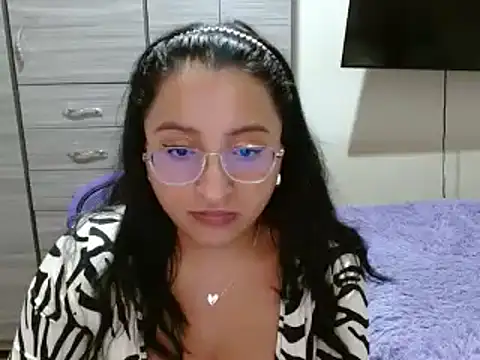 Snapshot of Nia-Cop chatting on January 5, 11:22 pm Nia-Cop online show from January 5, 11:22 pm