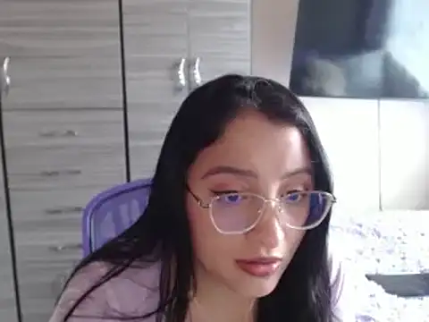 Snapshot of Nia-Cop chatting on January 8, 5:59 pm Nia-Cop online show from January 8, 5:59 pm