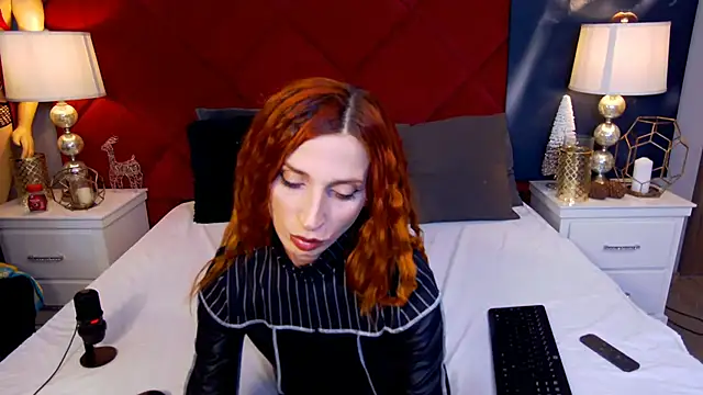 MinnieDrew online show from December 3, 8:07 pm