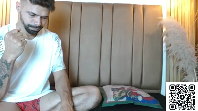 Snapshot of max_ashley_mds chatting on June 7, 1:59 pm max ashley mds online show from June 7, 1:59 pm