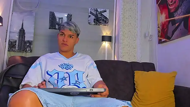 Snapshot of ryan_carter08 chatting on January 6, 12:42 pm ryan carter08 online show from January 6, 12:42 pm