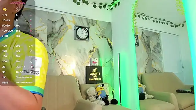 Snapshot of ryan_carter08 chatting on April 9, 4:45 am ryan carter08 online show from April 9, 4:45 am