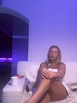 sissytrainz online show from February 25, 5:06 am