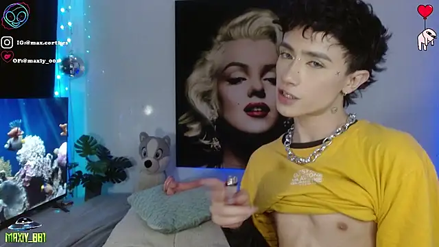 maxiy 001 online show from March 12, 10:38 pm