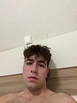 Snapshot of sergiio02 chatting on December 26, 11:24 pm sergiio02 online show from December 26, 11:24 pm