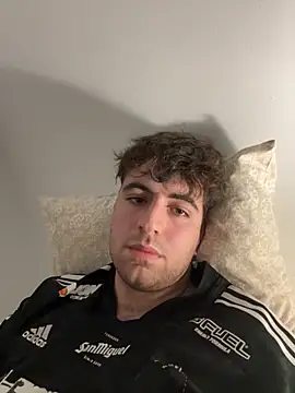 Snapshot of sergiio02 chatting on November 3, 8:32 pm sergiio02 online show from November 3, 8:32 pm