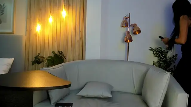 AriRobert  online show from September 14, 4:44 am