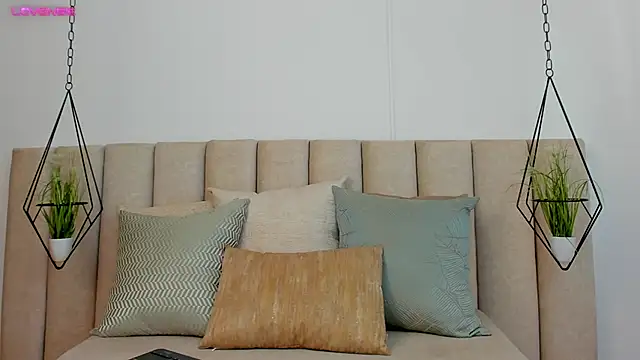 Snapshot of Olivia_Collins1 chatting on December 29, 9:30 pm Olivia Collins1 online show from December 29, 9:30 pm